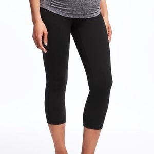 Old Navy Maternity Active Capris